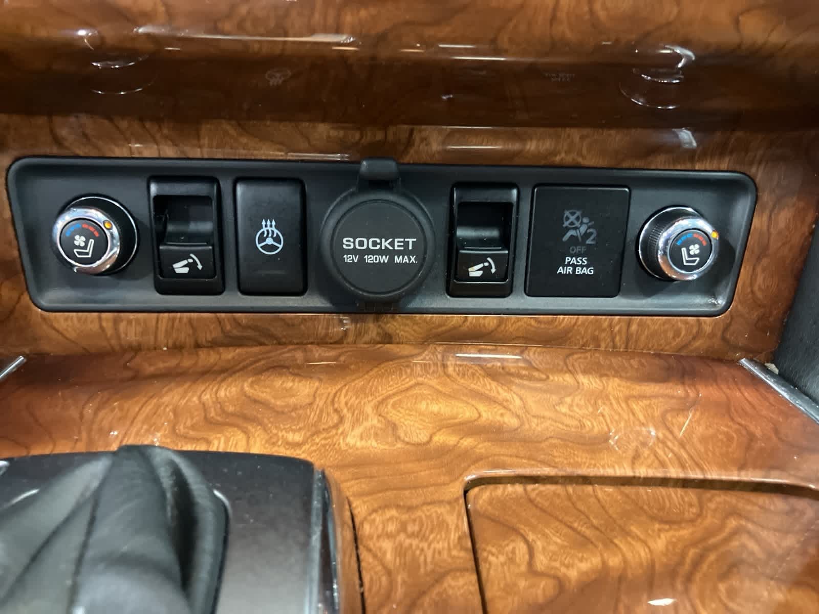 Thumbnail: 2015 INFINITI QX80 - 23