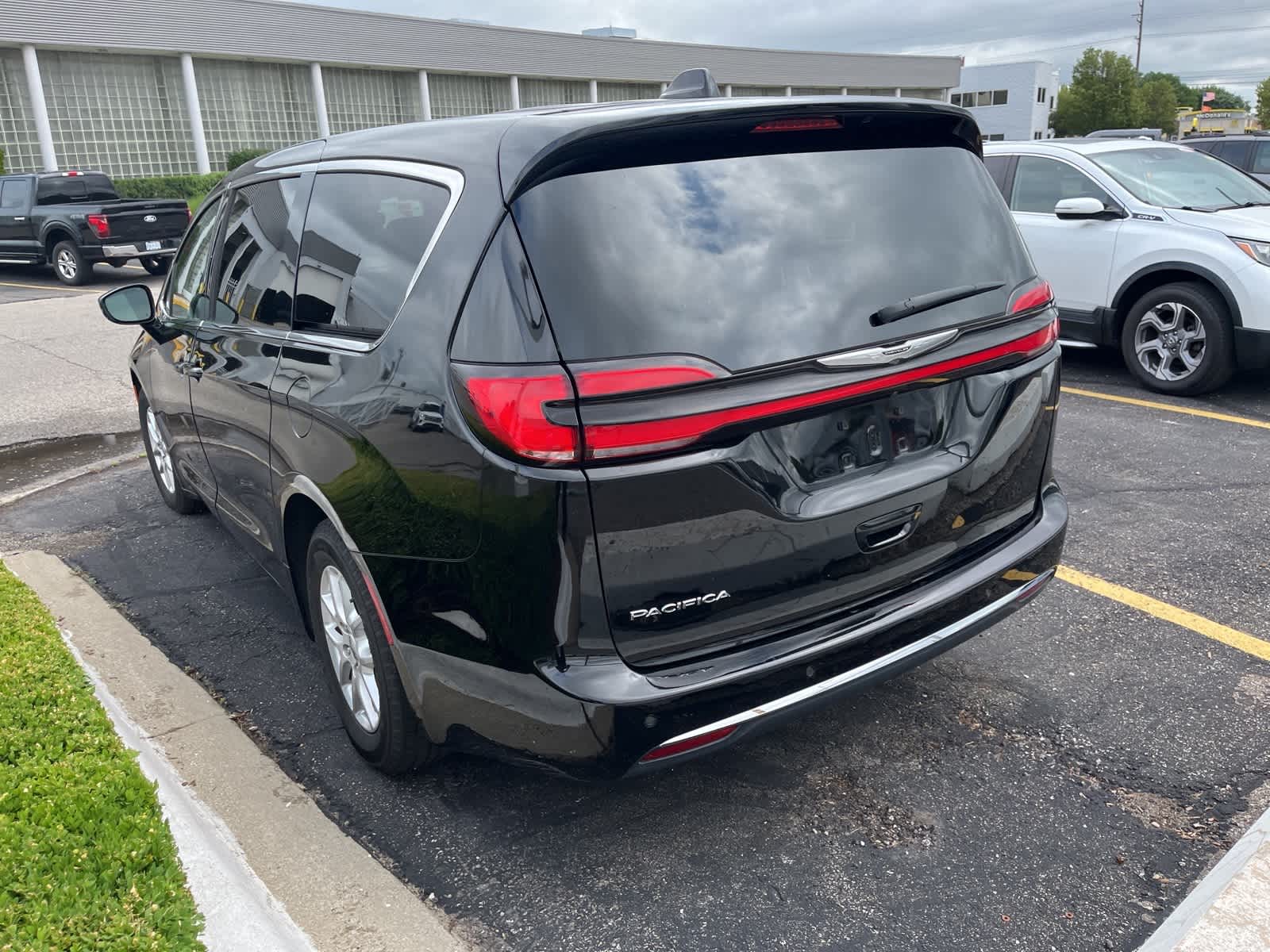 Thumbnail: 2024 Chrysler Pacifica - 9