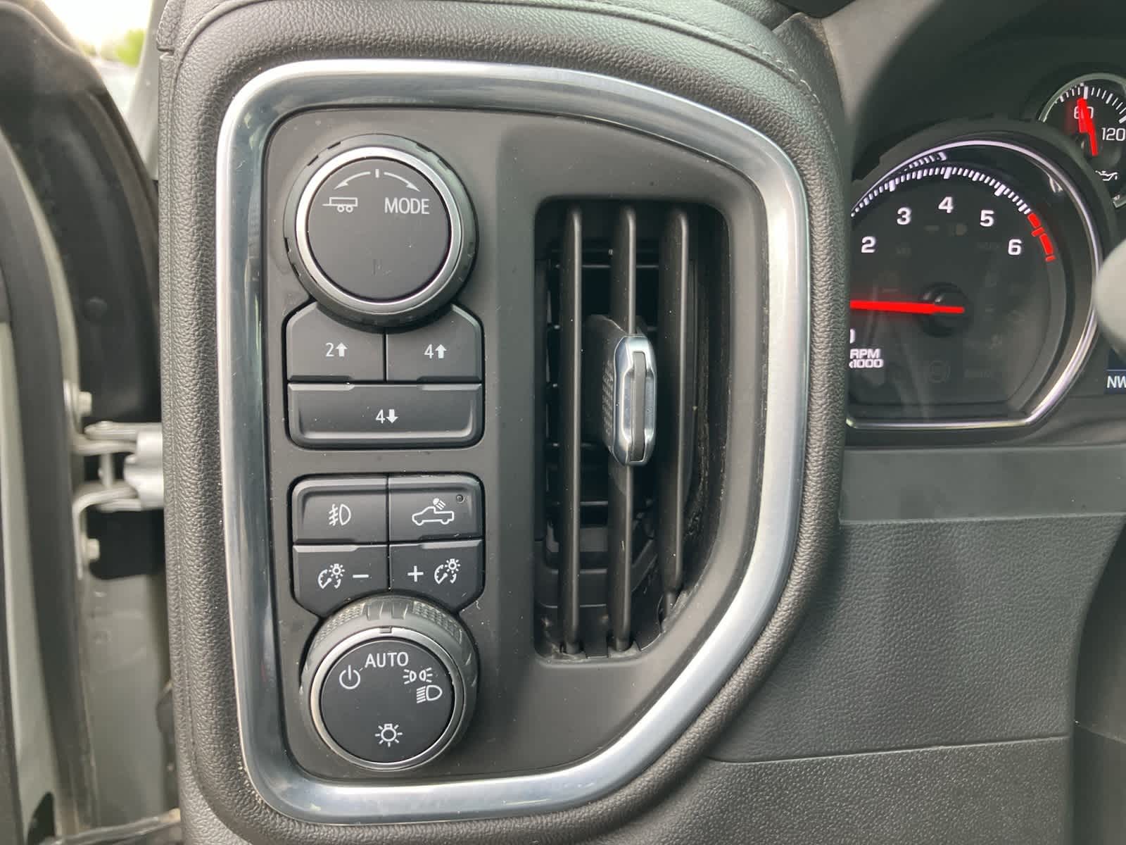 Thumbnail: 2022 Chevrolet Silverado 3500 - 12