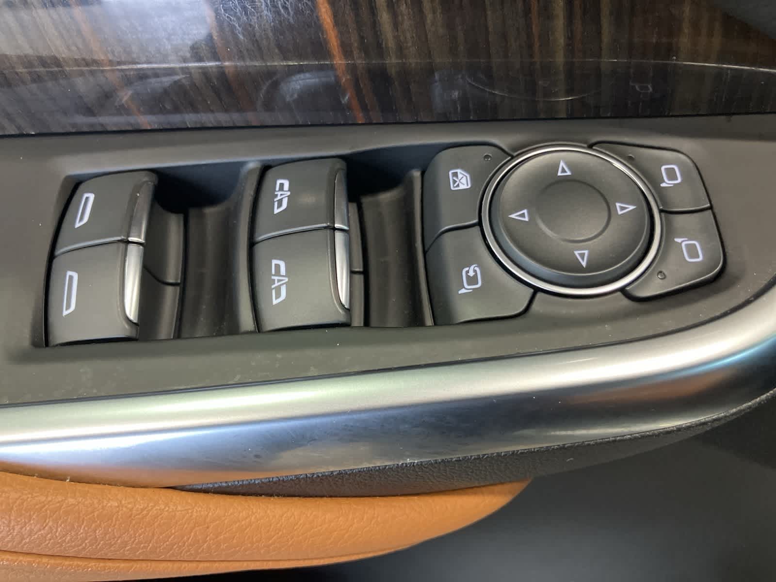 Thumbnail: 2023 Cadillac XT4 - 15