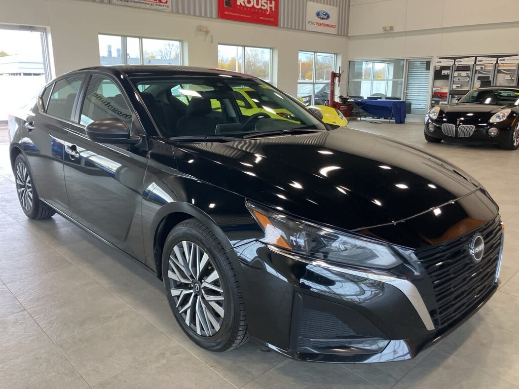 Used 2024 Nissan Altima 2.5 SV Sedan