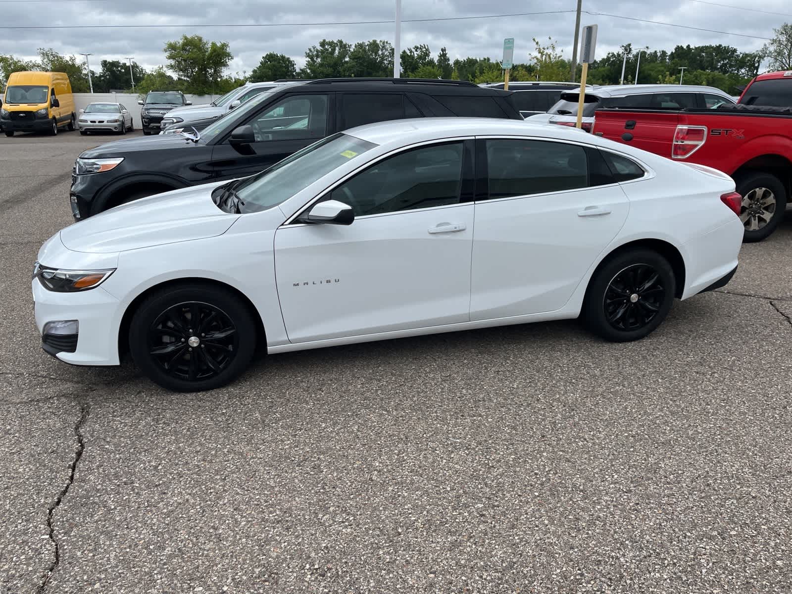 Thumbnail: 2024 Chevrolet Malibu - 4