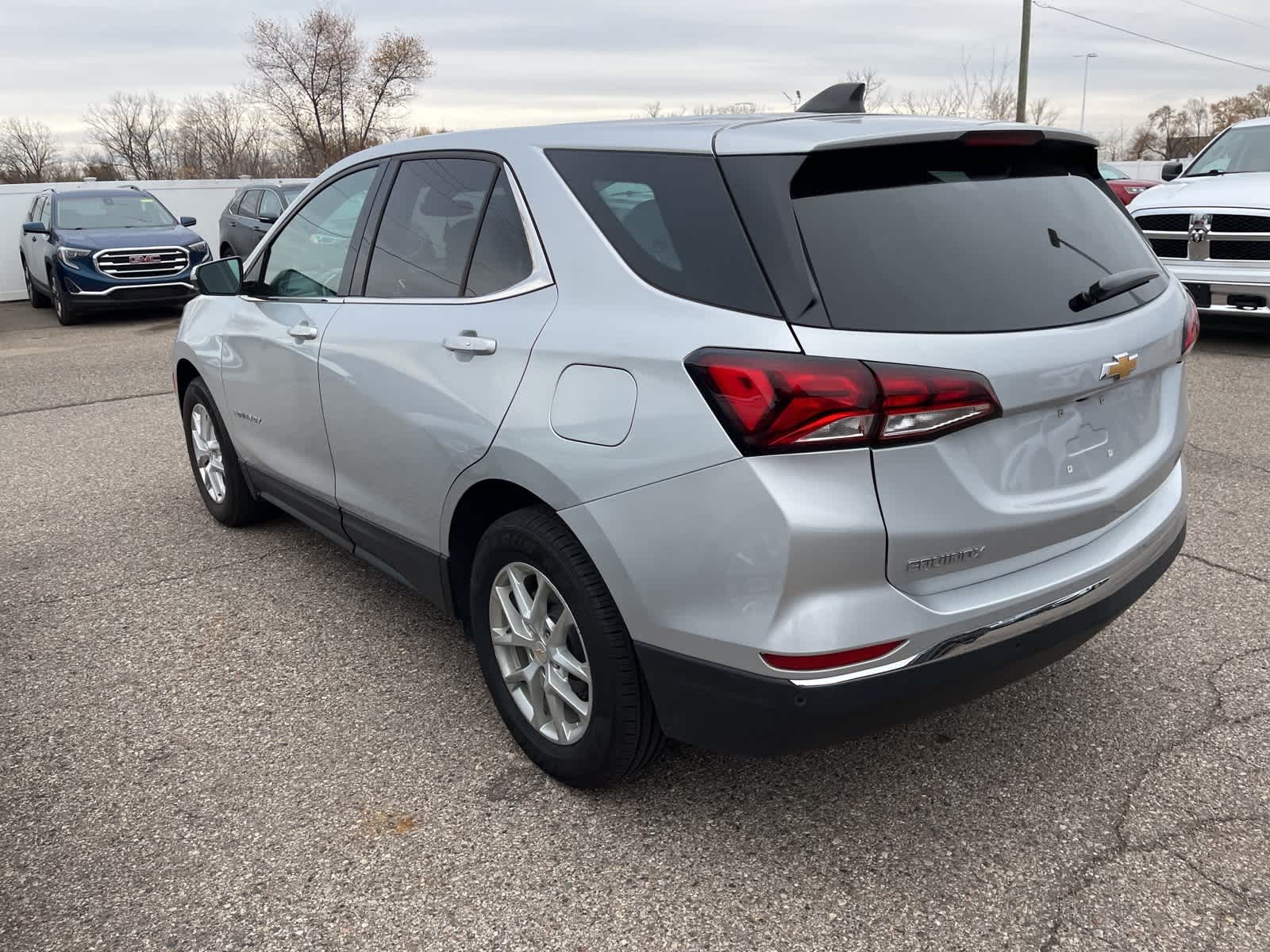 Thumbnail: 2022 Chevrolet Equinox - 8