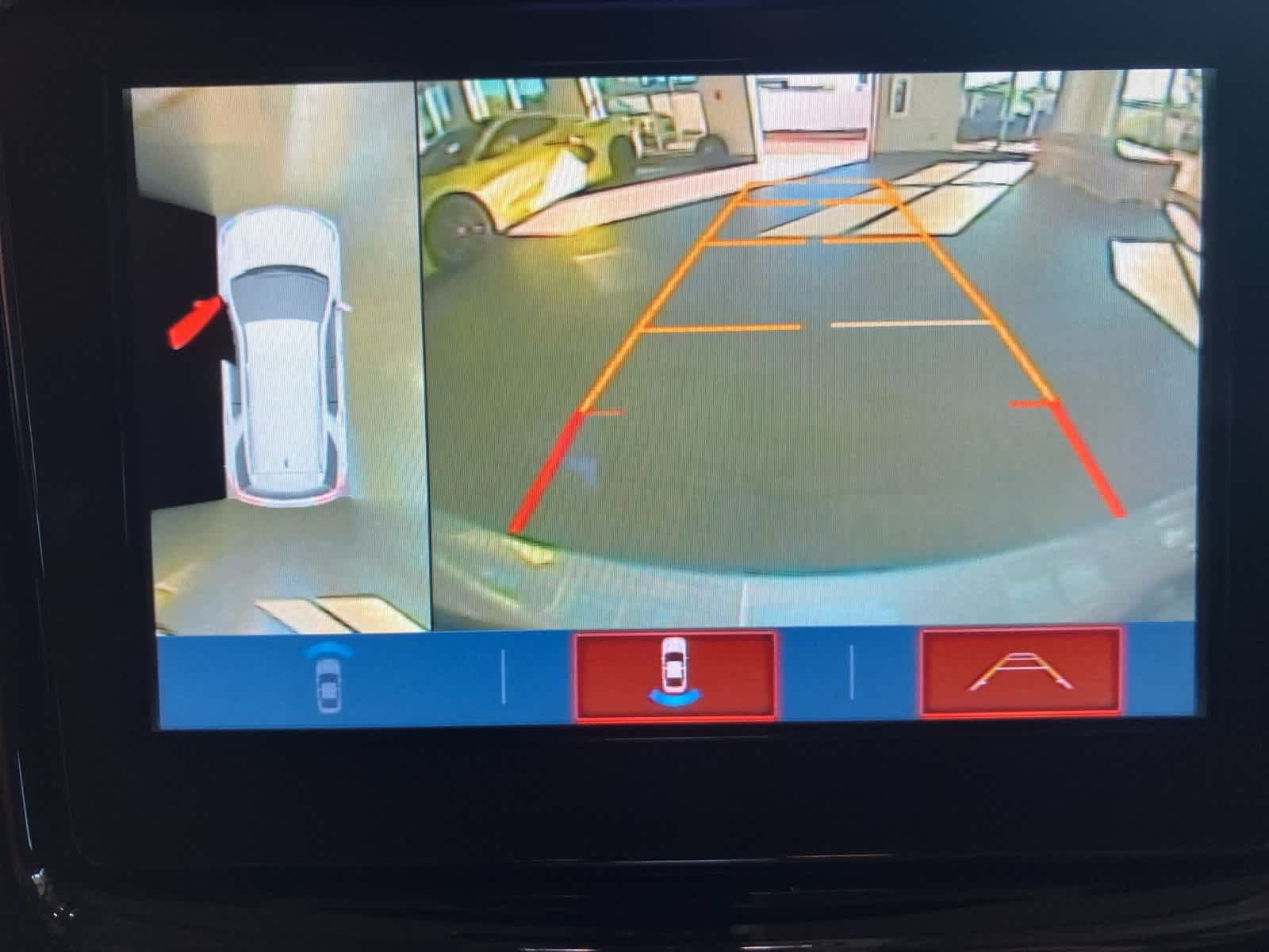 Thumbnail: 2018 Chevrolet Traverse - 25