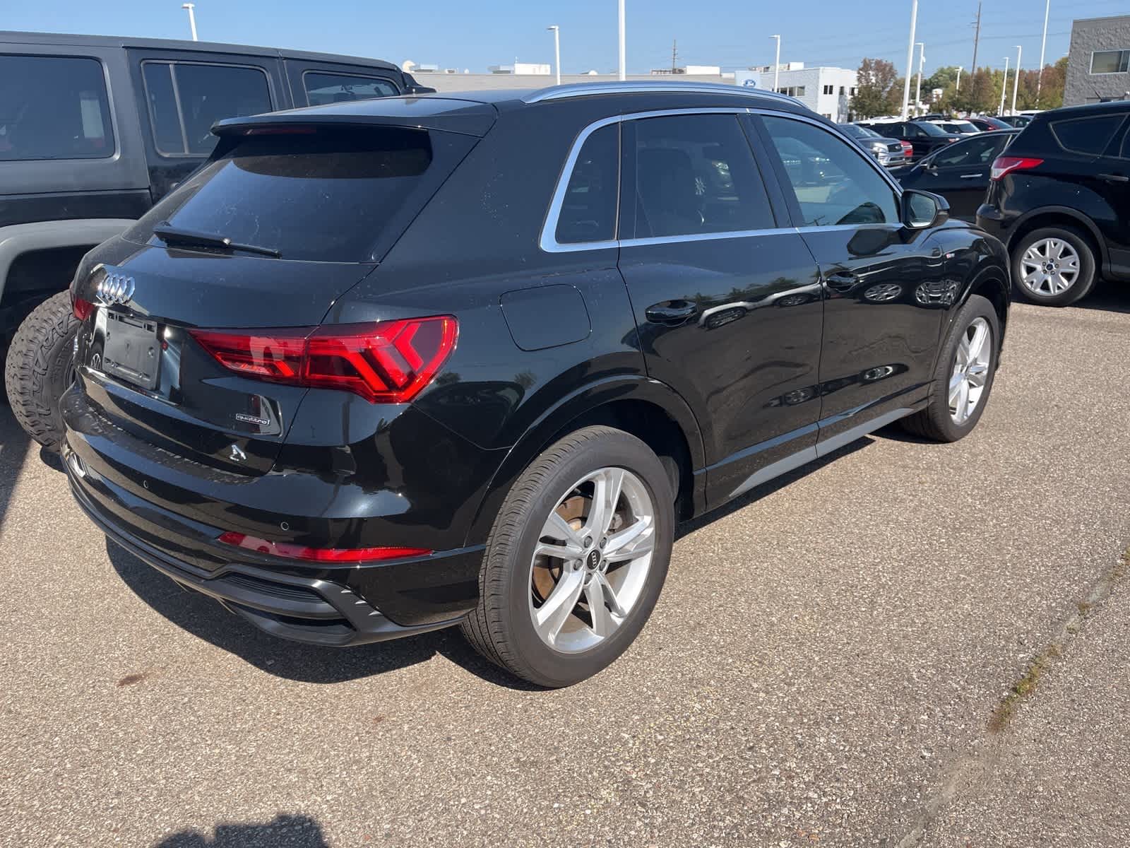 Thumbnail: 2022 Audi Q3 - 13