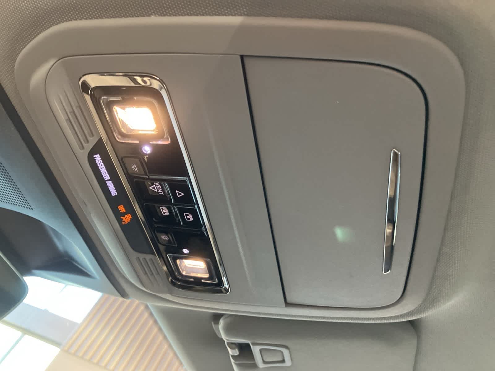 Thumbnail: 2022 Lincoln Corsair - 24