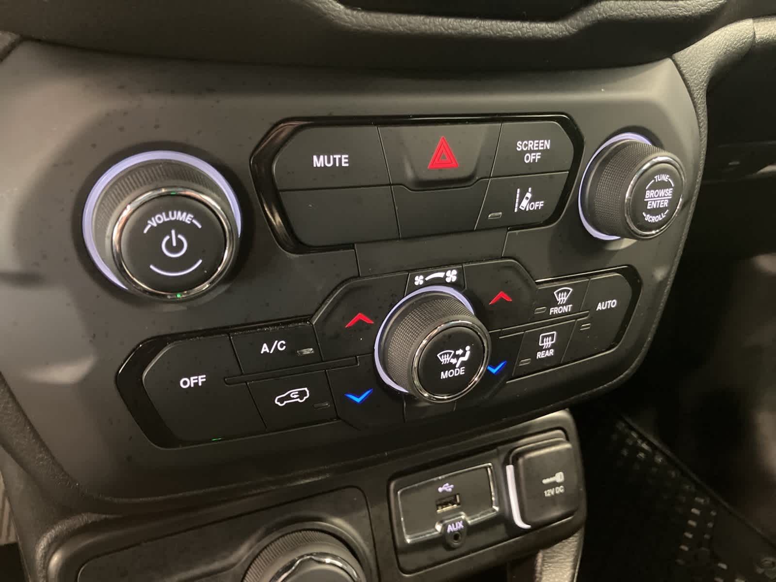 Thumbnail: 2022 Jeep Renegade - 17