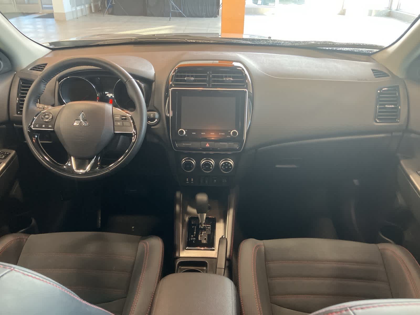 Thumbnail: 2025 Mitsubishi Outlander Sport - 22