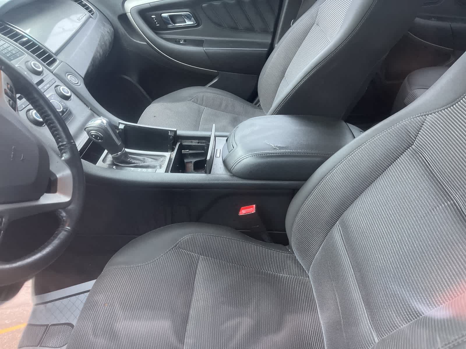 Thumbnail: 2014 Ford Taurus - 27