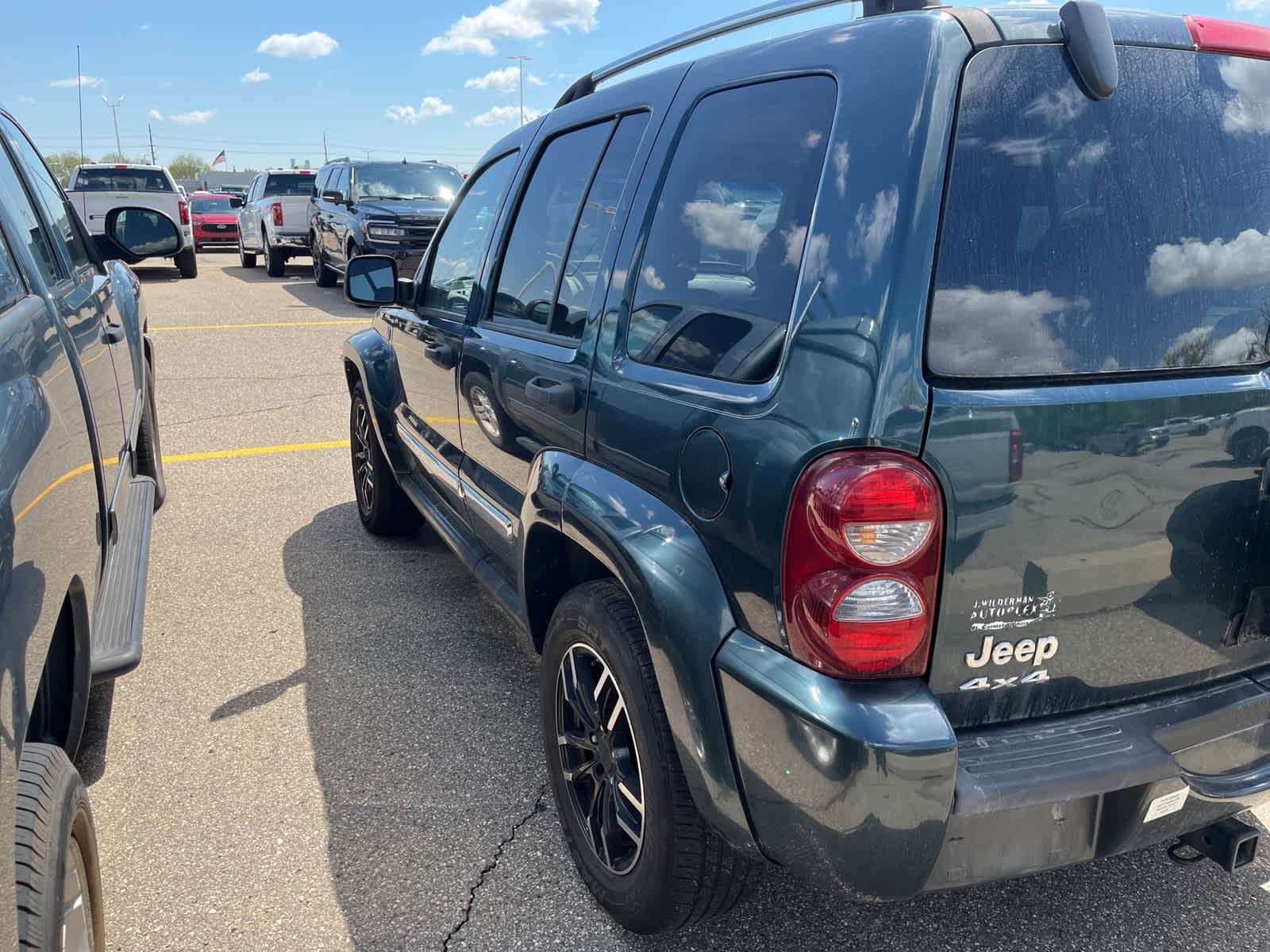 Thumbnail: 2005 Jeep Liberty - 3