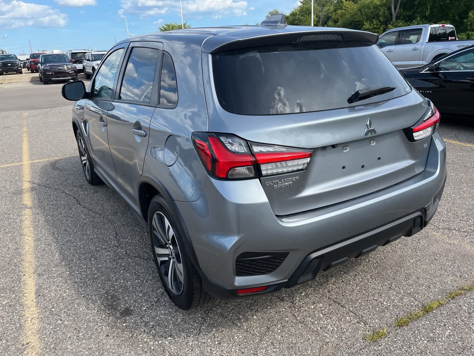Thumbnail: 2024 Mitsubishi Outlander Sport - 8