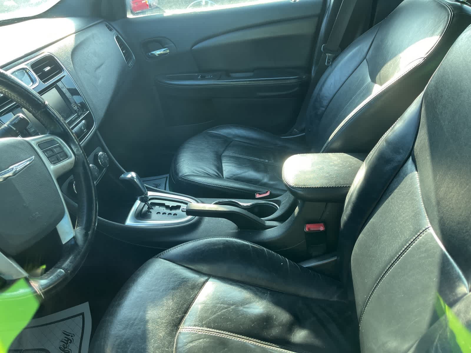 Thumbnail: 2012 Chrysler 200 - 25