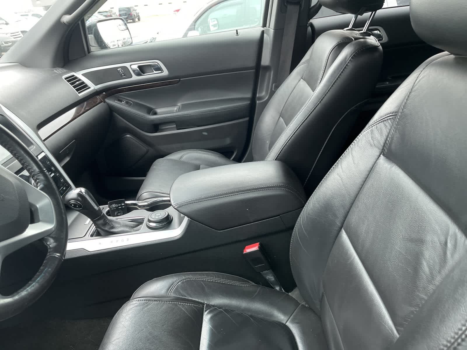 Thumbnail: 2014 Ford Explorer - 25