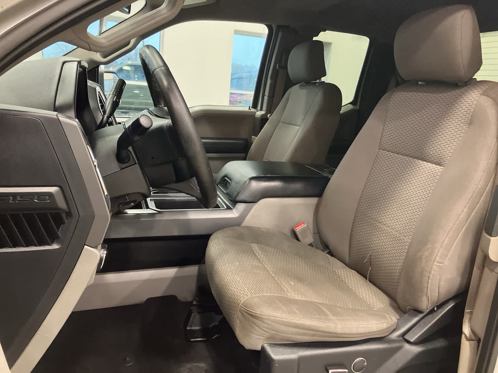 Thumbnail: 2016 Ford F-150 - 11