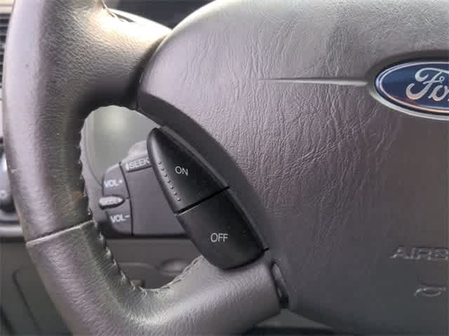 Thumbnail: 2005 Ford Focus - 24