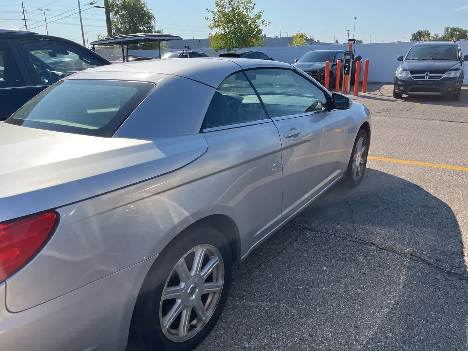 Thumbnail: 2009 Chrysler Sebring - 15