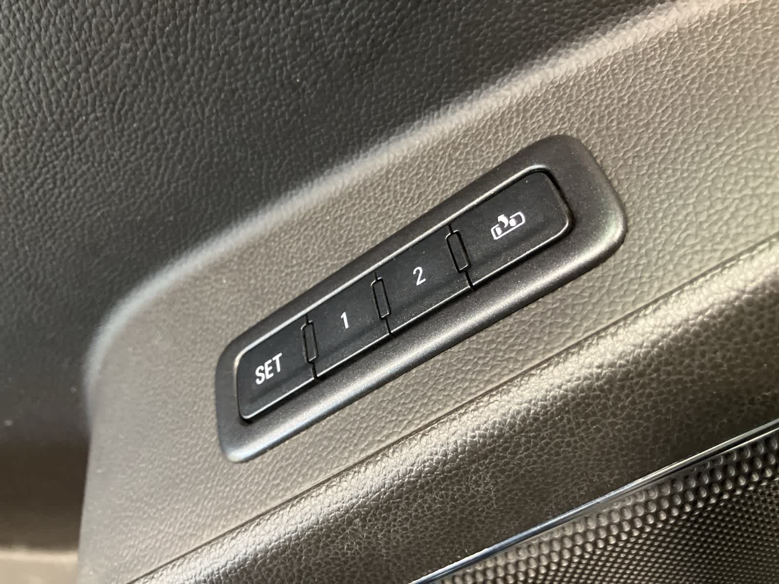 Thumbnail: 2015 Chevrolet Tahoe - 15