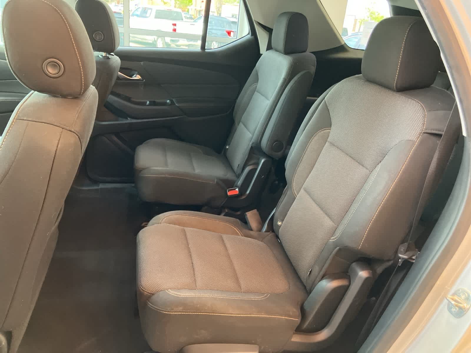 2020 Chevrolet Traverse LT 19
