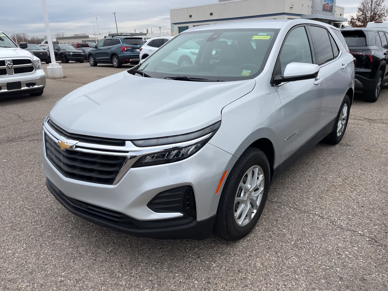 Thumbnail: 2022 Chevrolet Equinox - 2