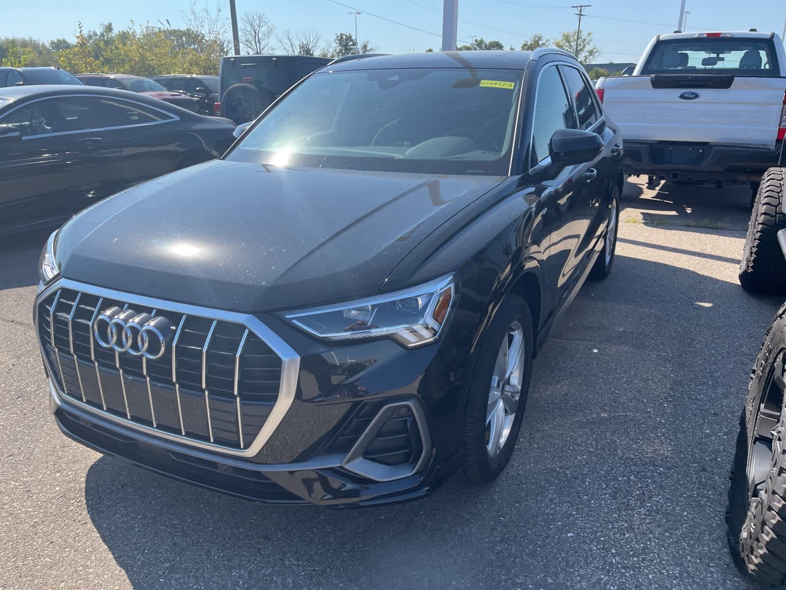 Thumbnail: 2022 Audi Q3 - 2