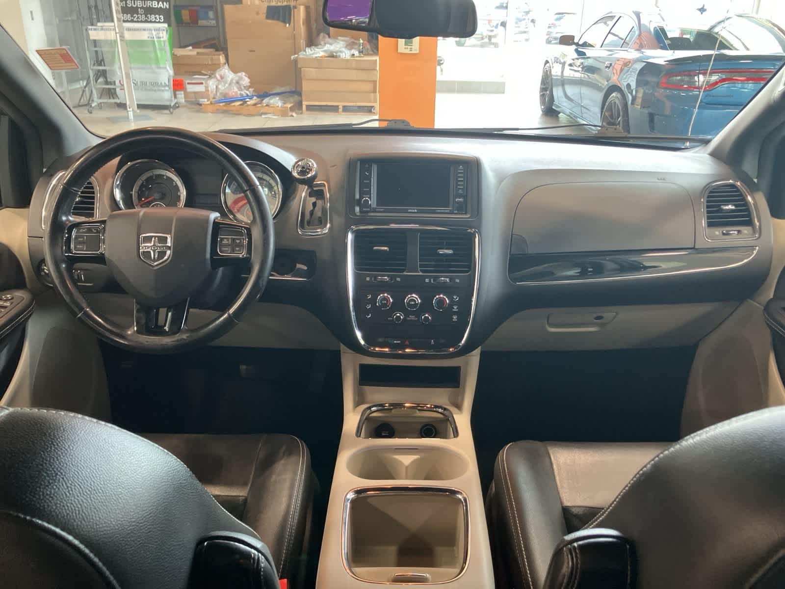 Thumbnail: 2017 Dodge Grand Caravan - 19