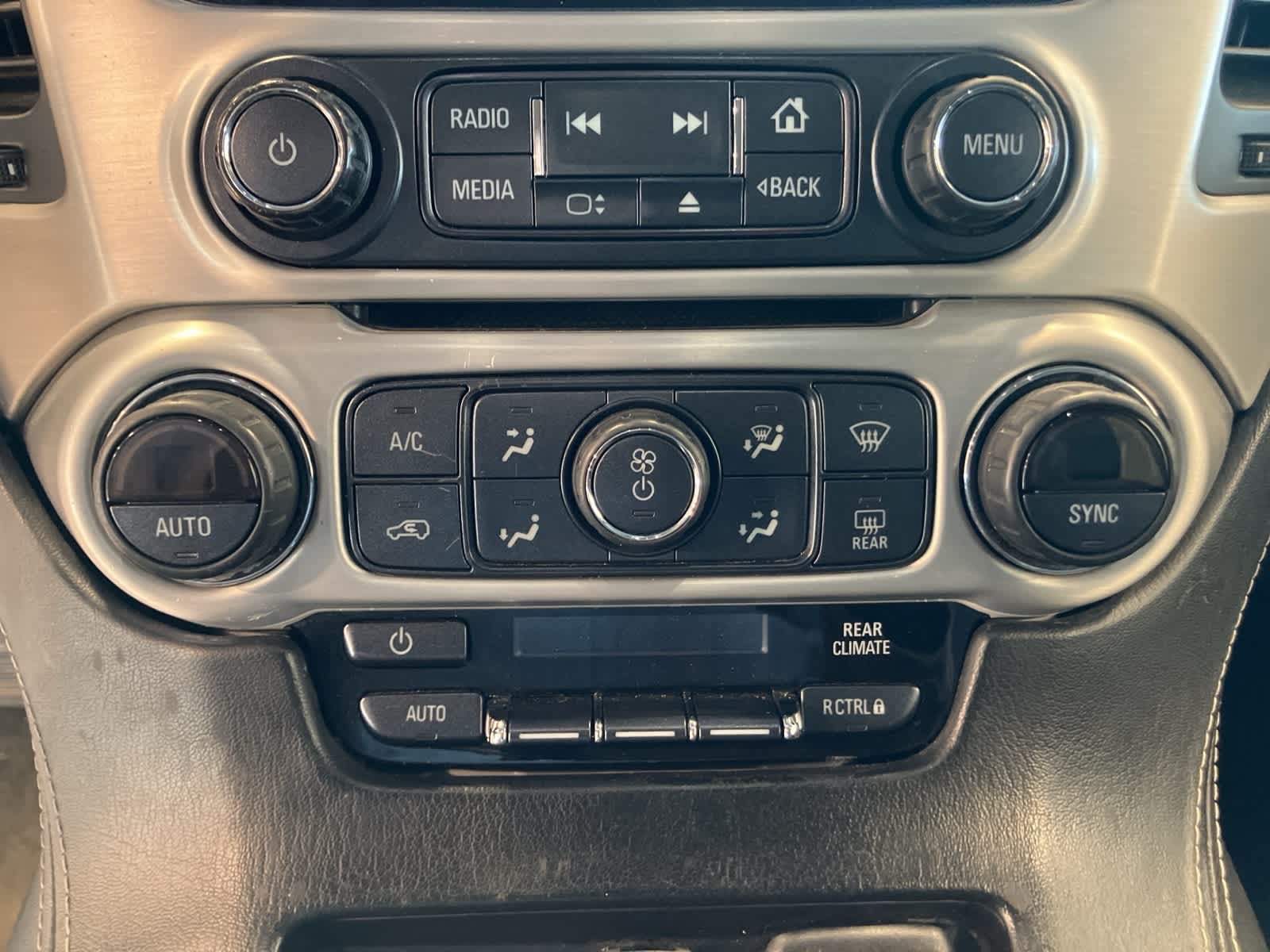 Thumbnail: 2016 GMC Yukon - 17