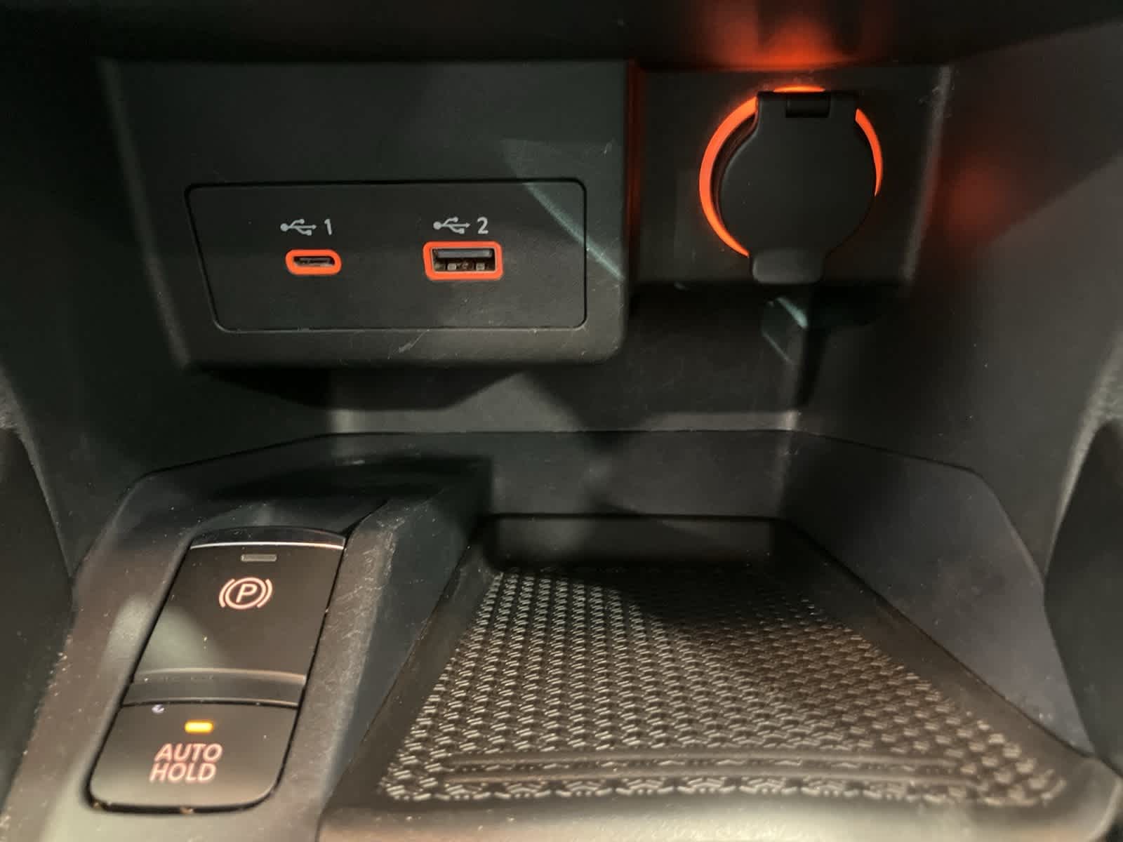 Thumbnail: 2023 Nissan Kicks - 16