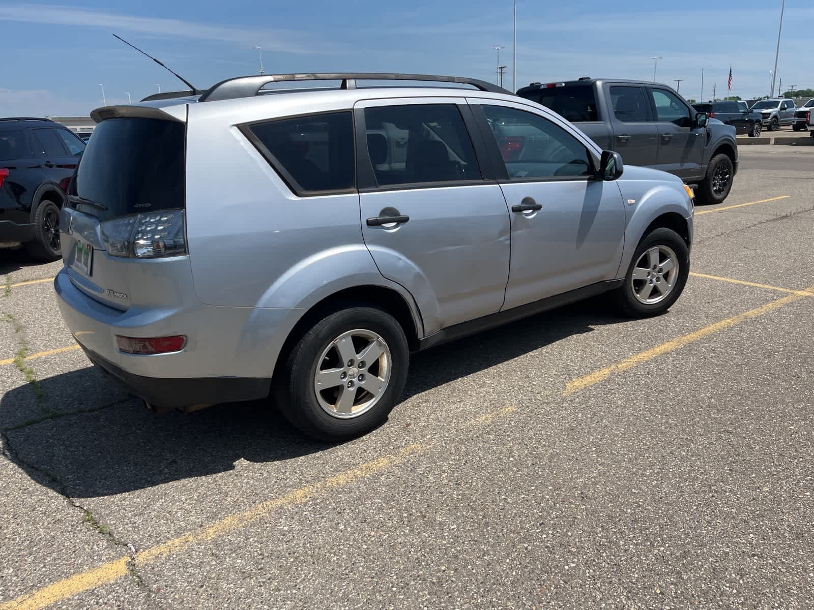 Thumbnail: 2007 Mitsubishi Outlander - 10
