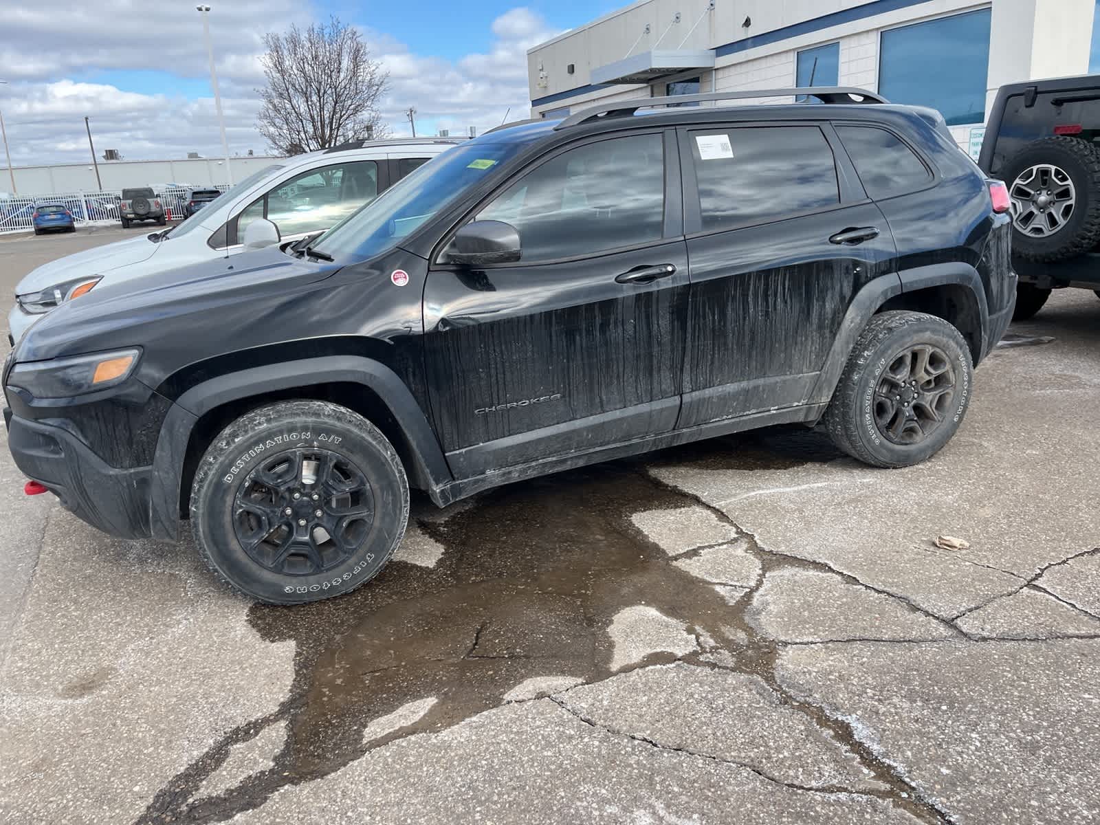 Thumbnail: 2021 Jeep Cherokee - 8