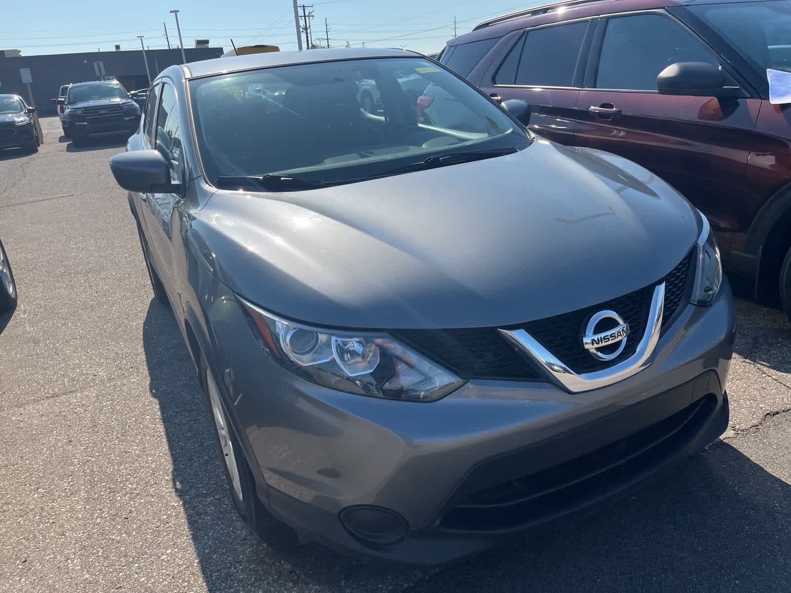 Thumbnail: 2017 Nissan Rogue Sport - 20