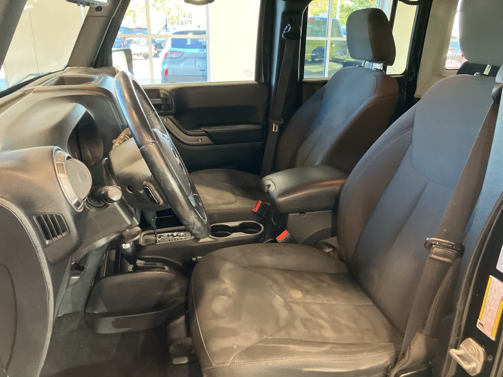 Thumbnail: 2017 Jeep Wrangler - 10