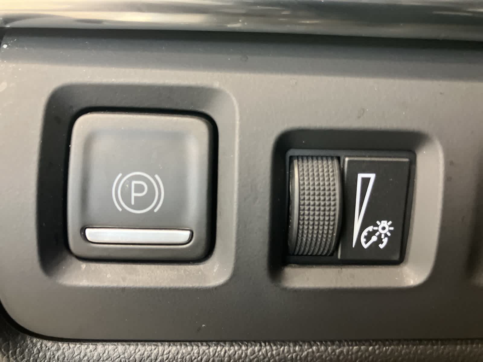 Thumbnail: 2023 Cadillac XT4 - 17