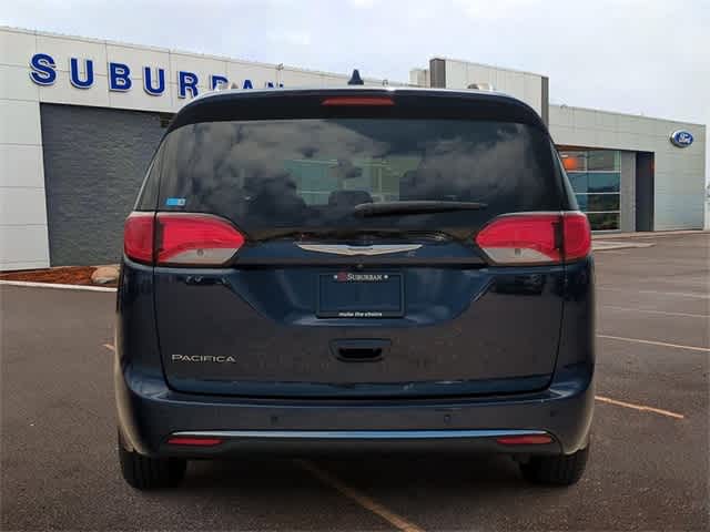 2017 Chrysler Pacifica Touring-L 4