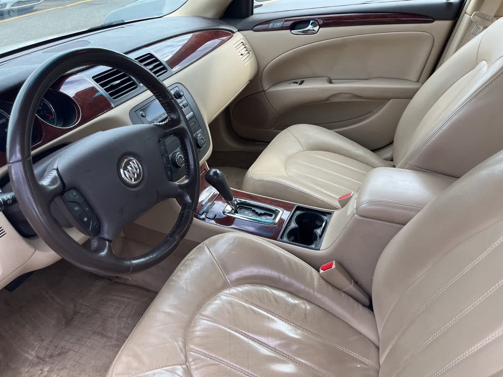 Thumbnail: 2010 Buick Lucerne - 25