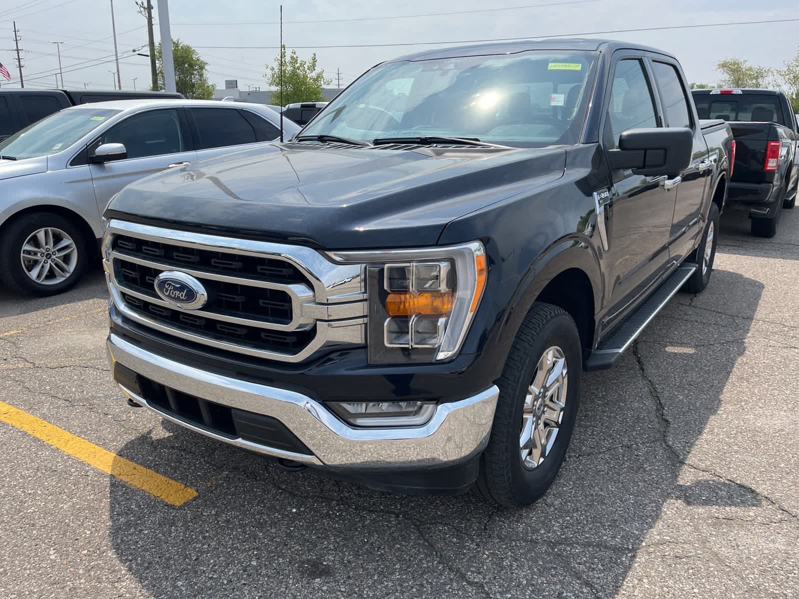 2022 Ford F-150 XLT 2