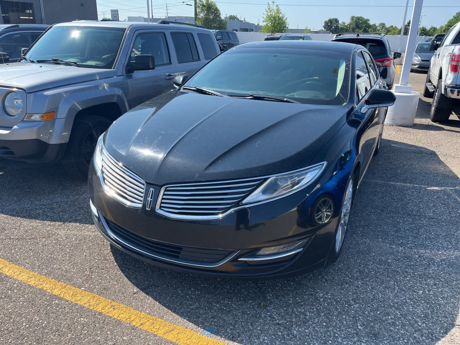 Thumbnail: 2016 Lincoln MKZ - 3