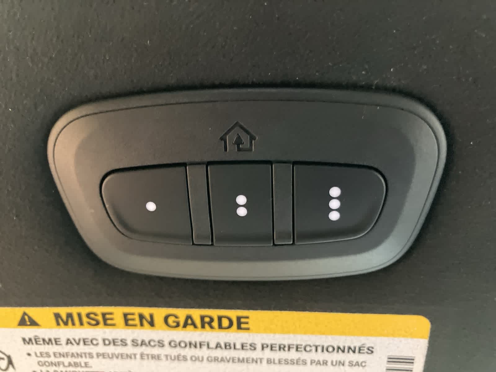 Thumbnail: 2025 Chrysler Pacifica - 25