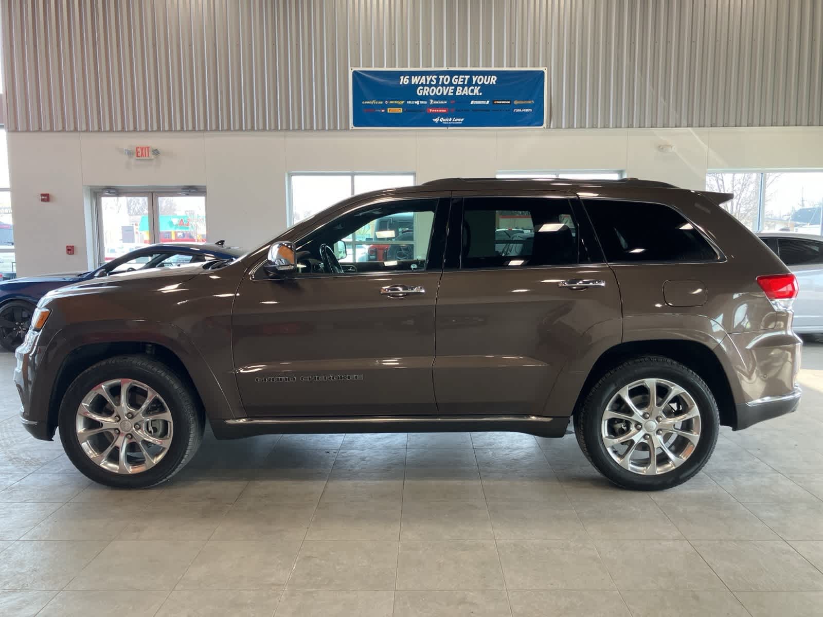 Thumbnail: 2021 Jeep Grand Cherokee - 8