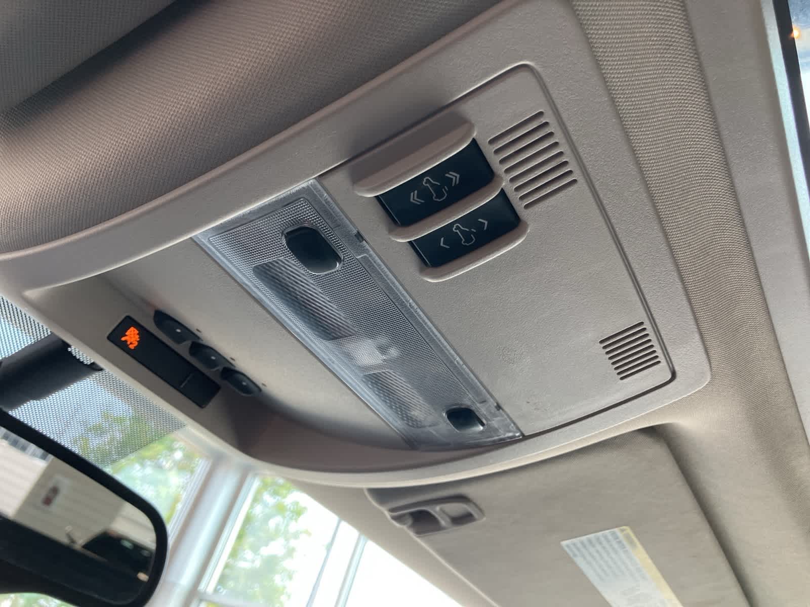 Thumbnail: 2010 Chevrolet Silverado 1500 - 19