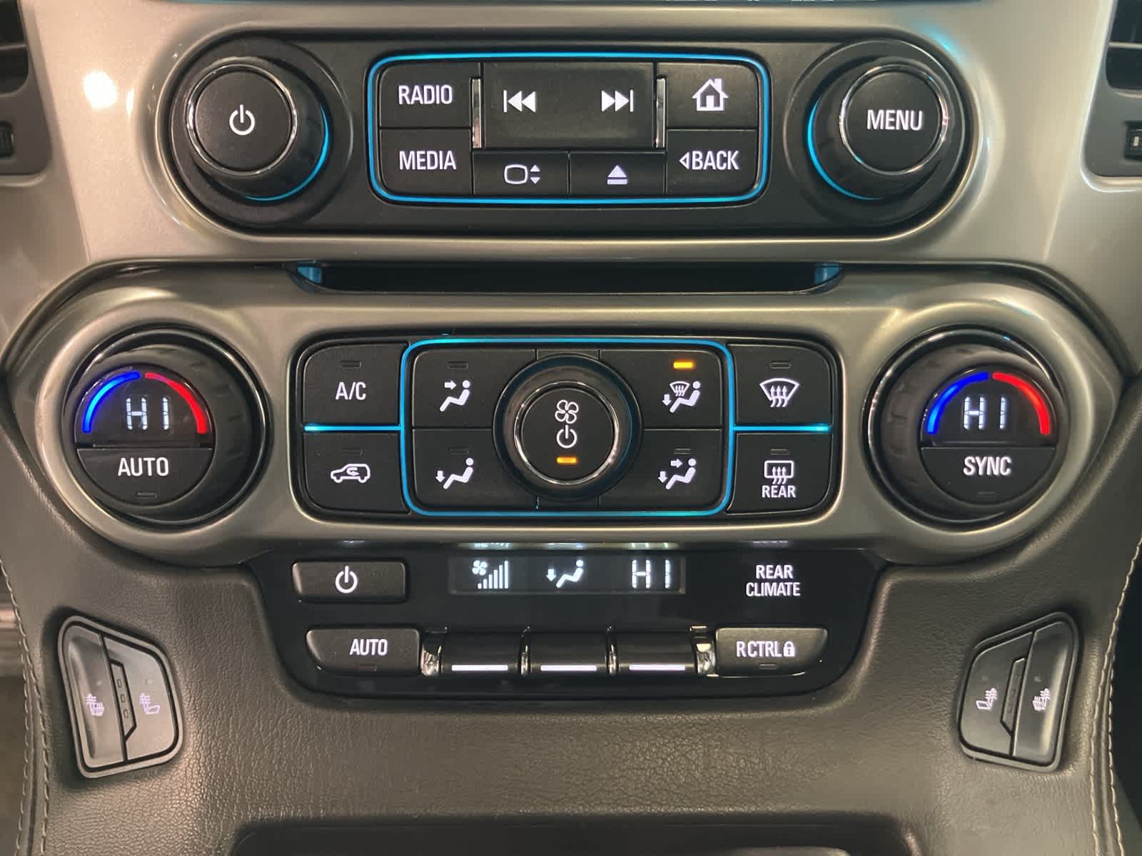 Thumbnail: 2015 Chevrolet Tahoe - 23