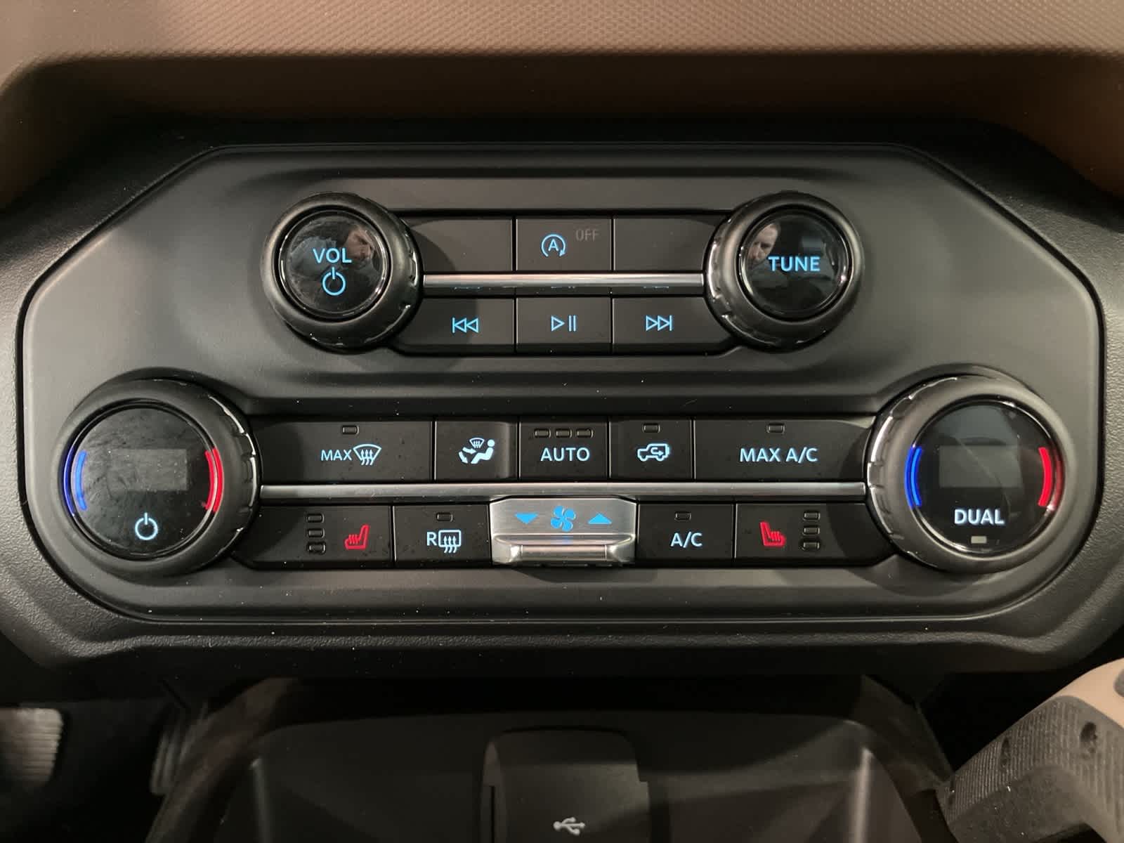 Thumbnail: 2024 Ford Bronco - 19