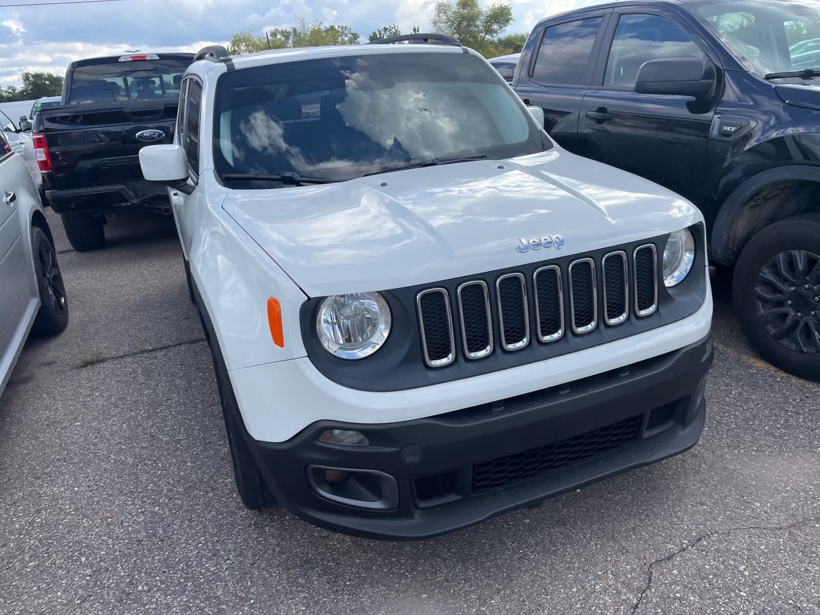 Thumbnail: 2015 Jeep Renegade - 18