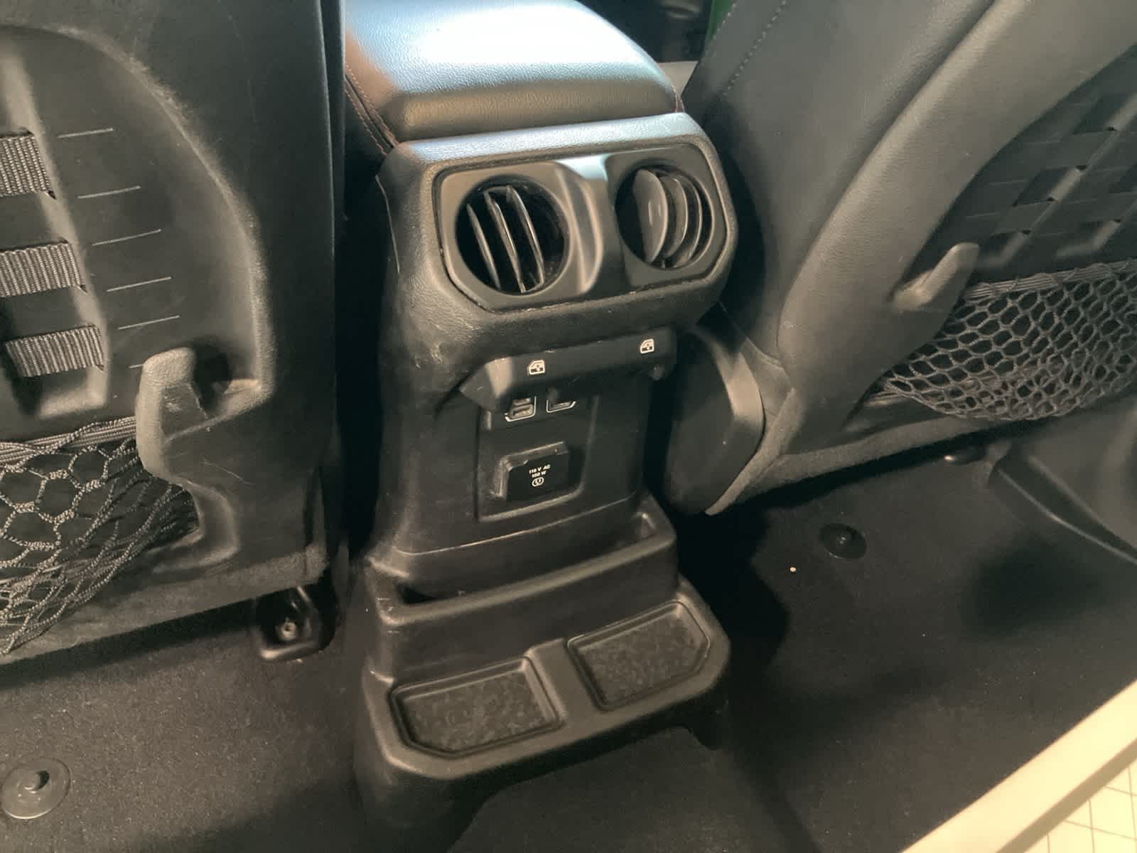 Thumbnail: 2019 Jeep Wrangler - 25