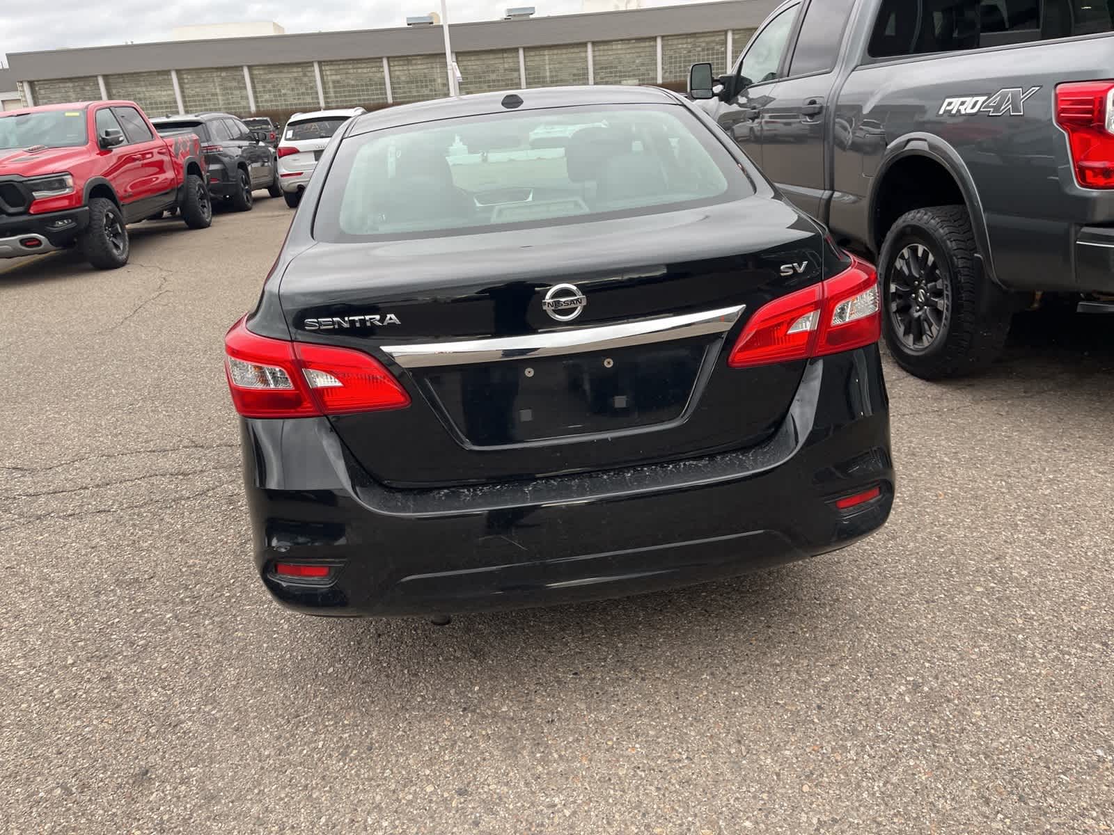 Thumbnail: 2017 Nissan Sentra - 12