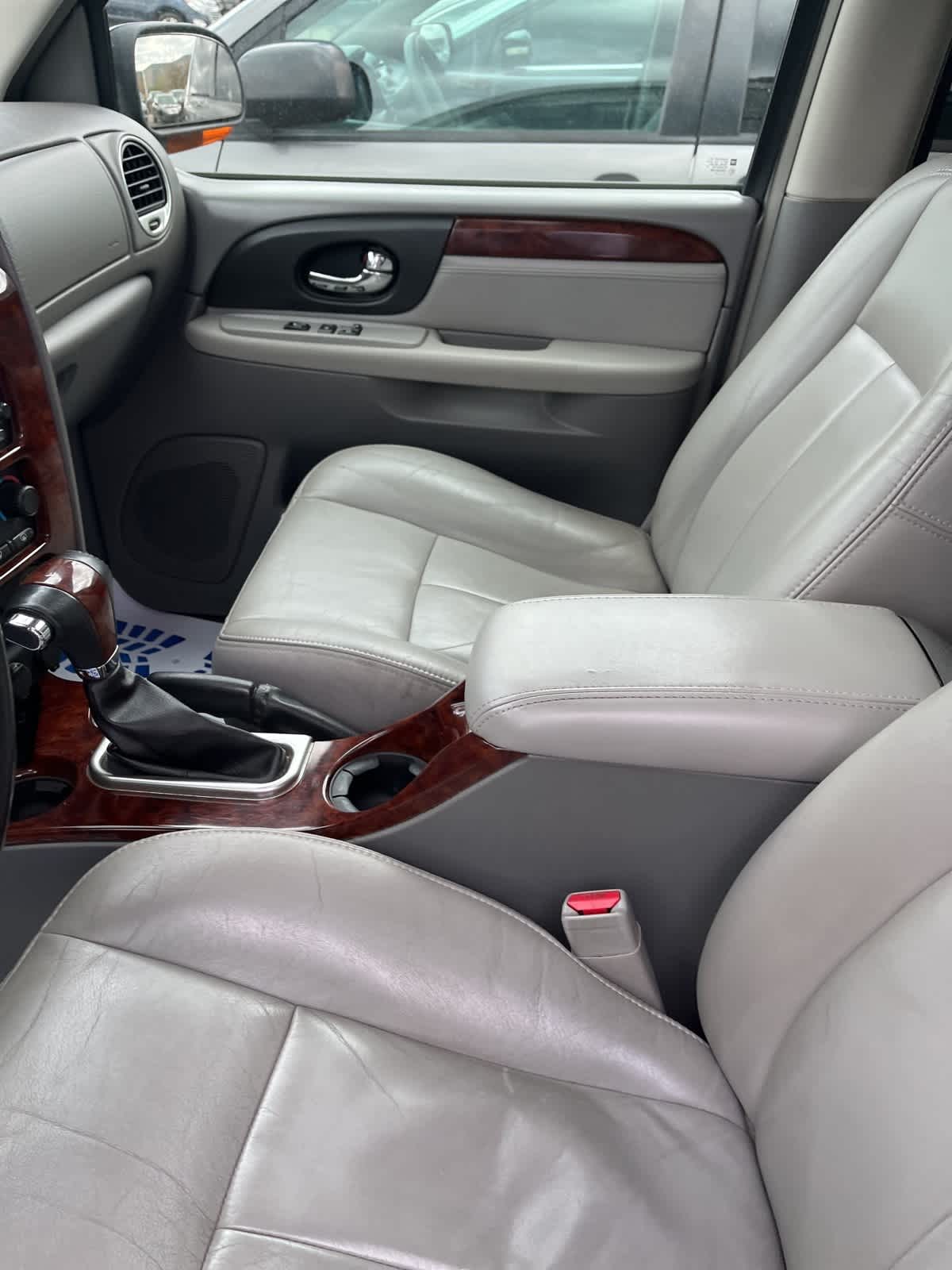 Thumbnail: 2005 GMC Envoy - 11
