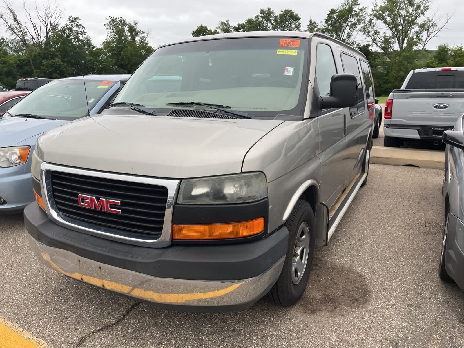 Thumbnail: 2004 GMC Savana - 2