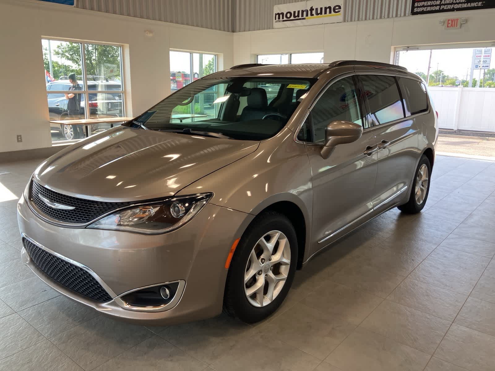 2017 Chrysler Pacifica Touring L -
                  Sterling Heights, MI