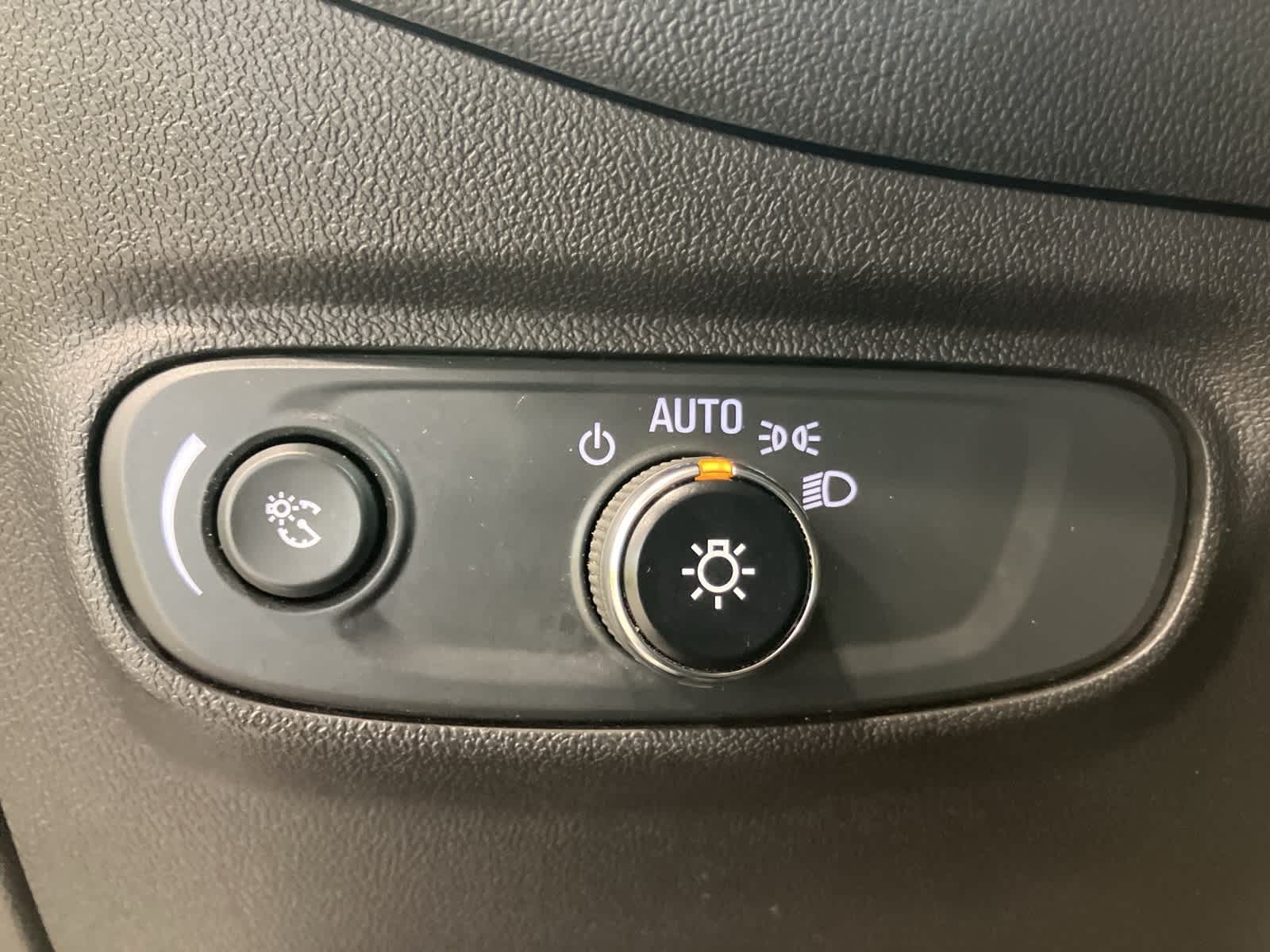 Thumbnail: 2022 Chevrolet Equinox - 13