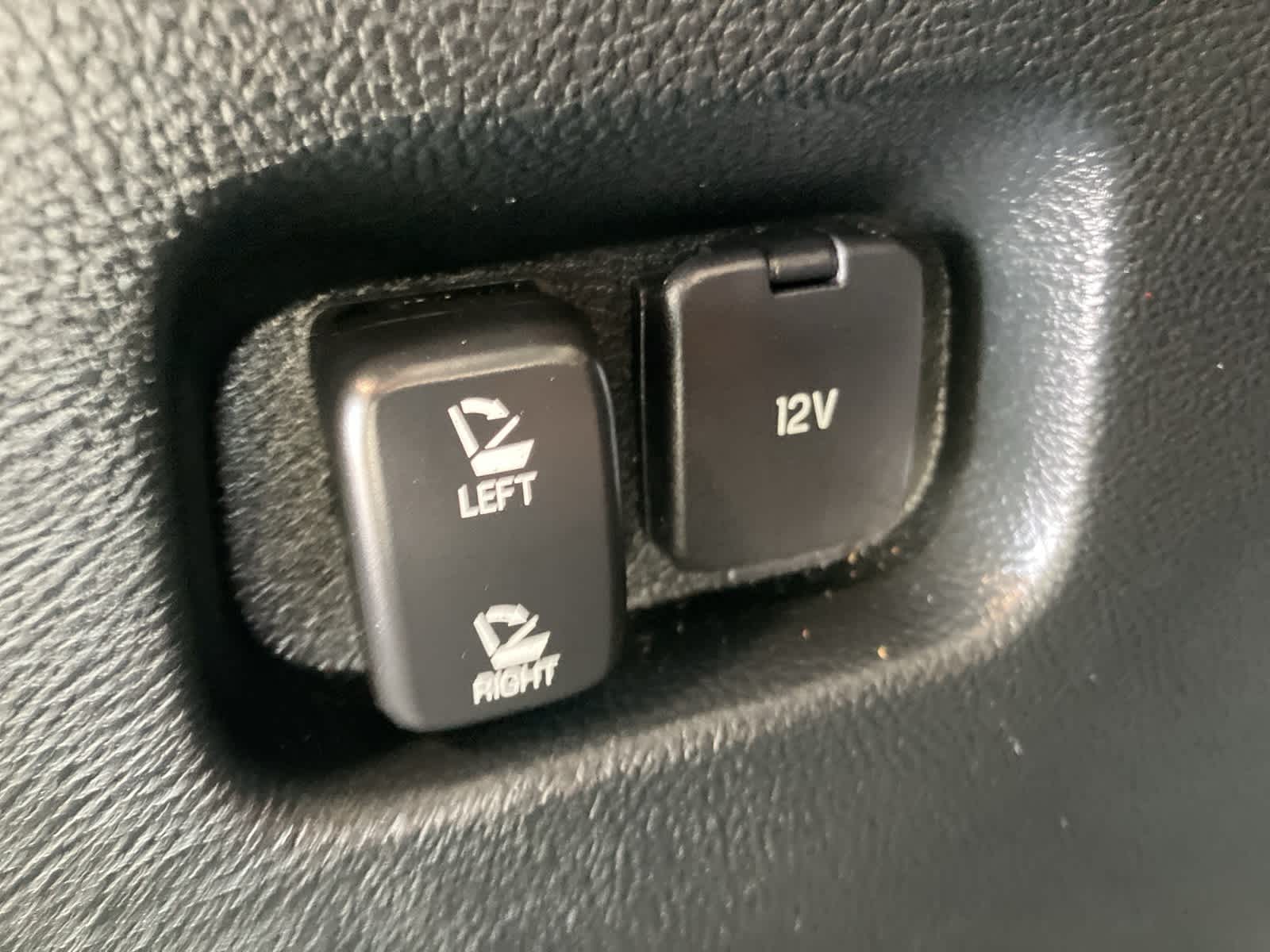 Thumbnail: 2022 Ford Edge - 24