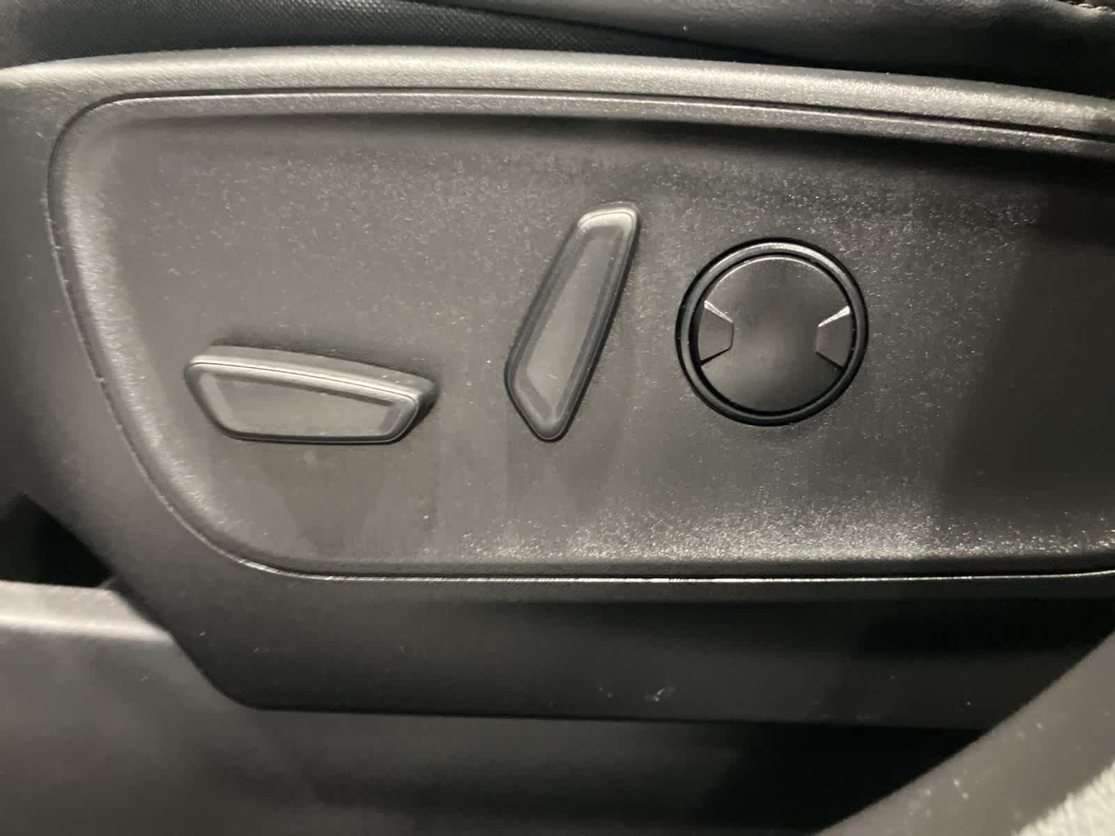 Thumbnail: 2023 Ford Escape - 14